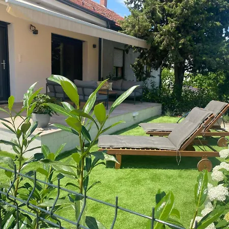 Lini * Balatonfured